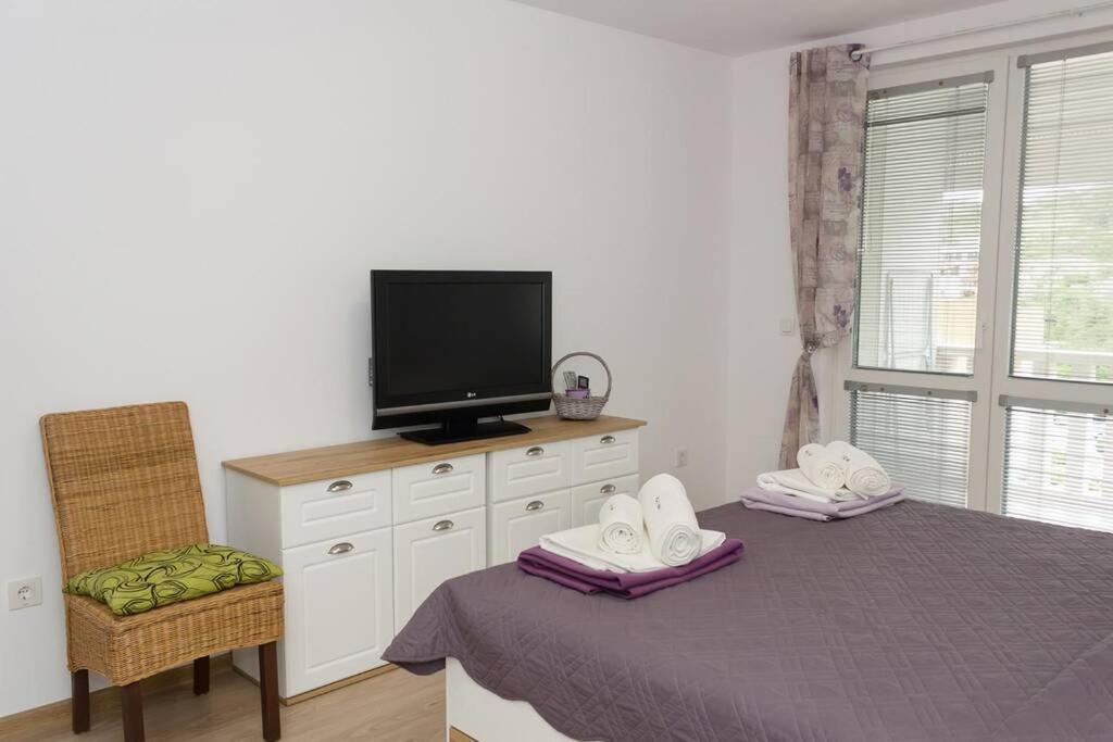 Perfect Summer Vacation Rental - One-Bedroom Flat By Flat Mаnager トポラ エクステリア 写真