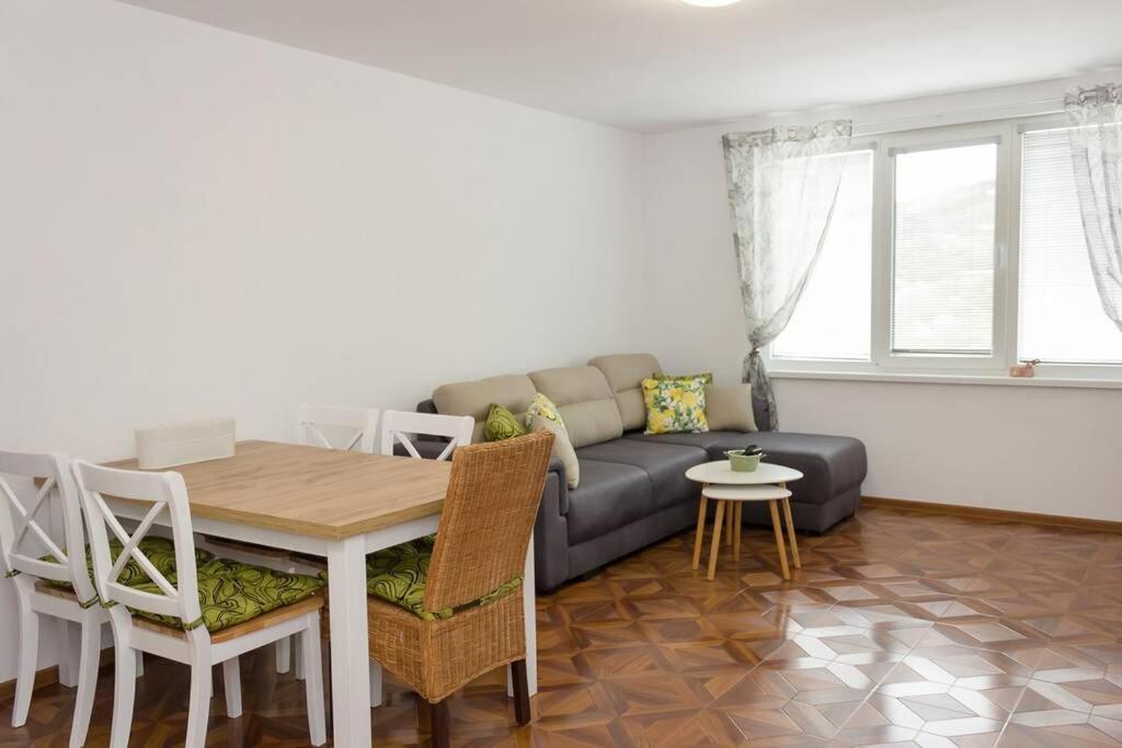 Perfect Summer Vacation Rental - One-Bedroom Flat By Flat Mаnager トポラ エクステリア 写真